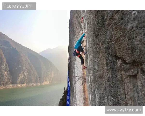 重庆攀岩队勇夺全国速度排行榜第二名展现强大实力与团队精神