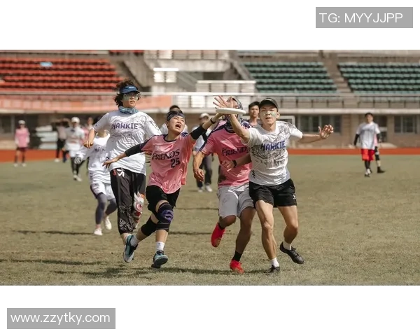 飞盘运动的魅力与挑战：深入探讨杭州飞盘队的灵活性与团队合作精神